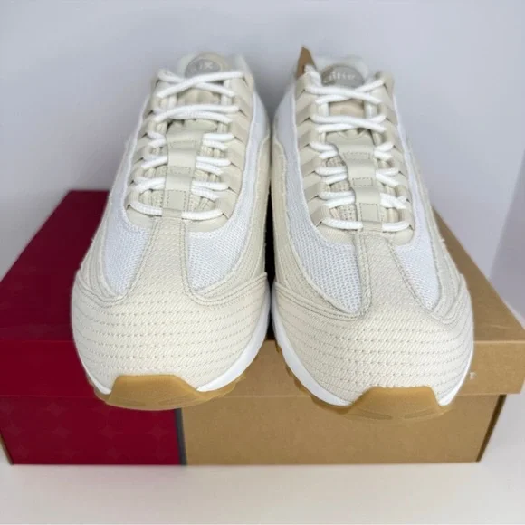 AIR MAX 95 OG “LEVI'S LIGHT OREWOOD BROWN" NWT size 12m-13.5w - Picture 2 of 9